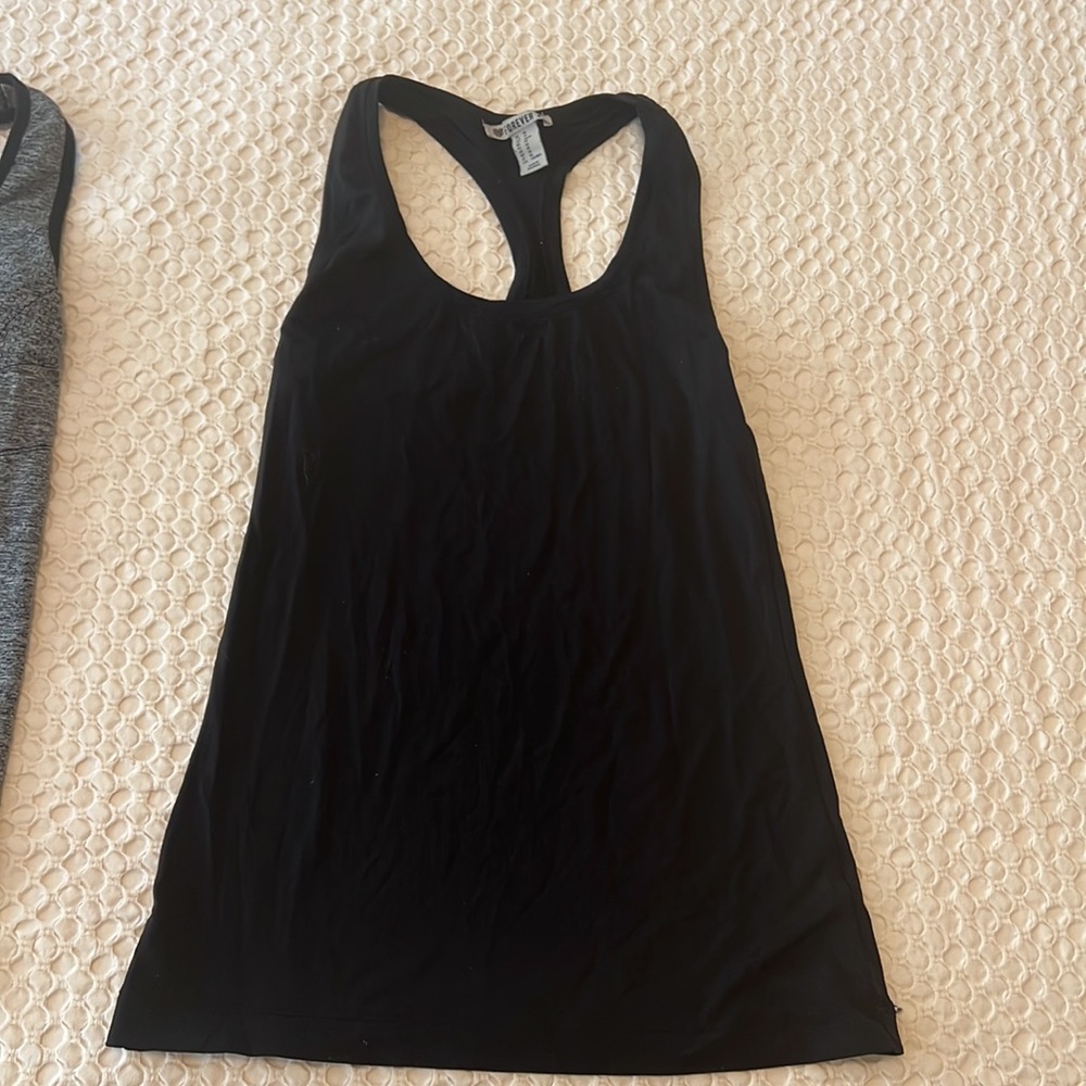 Workout tops - Picture 4 of 4